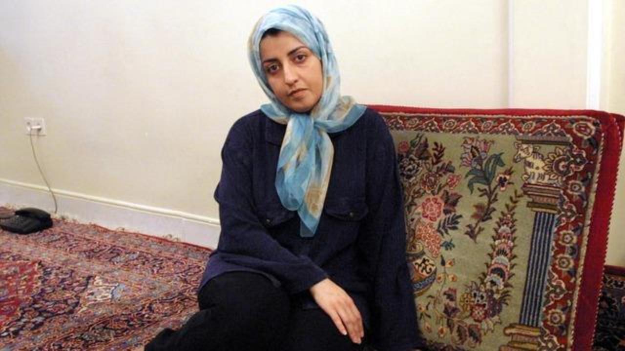 La premio Nobel de la Paz Mohammadi es condenada a otros 15 meses de prisión por un tribunal iraní.