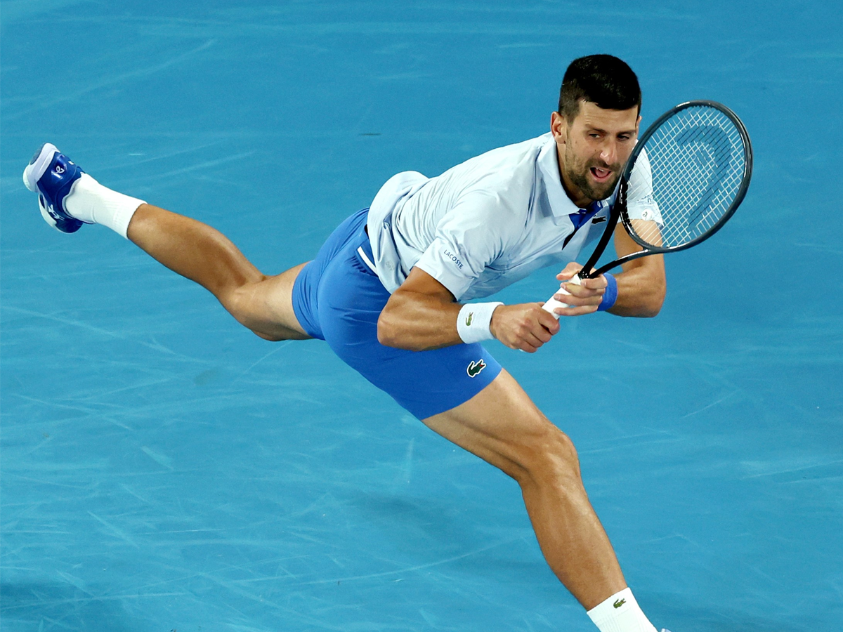 Djokovic logra un avance en el torneo al vencer a Popyrin