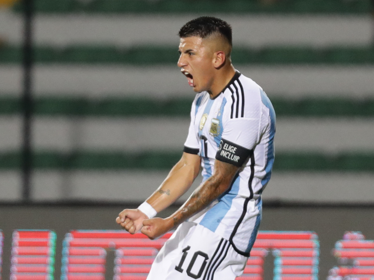 Argentina aplasta a su rival y se clasifica para el cuadrangular final