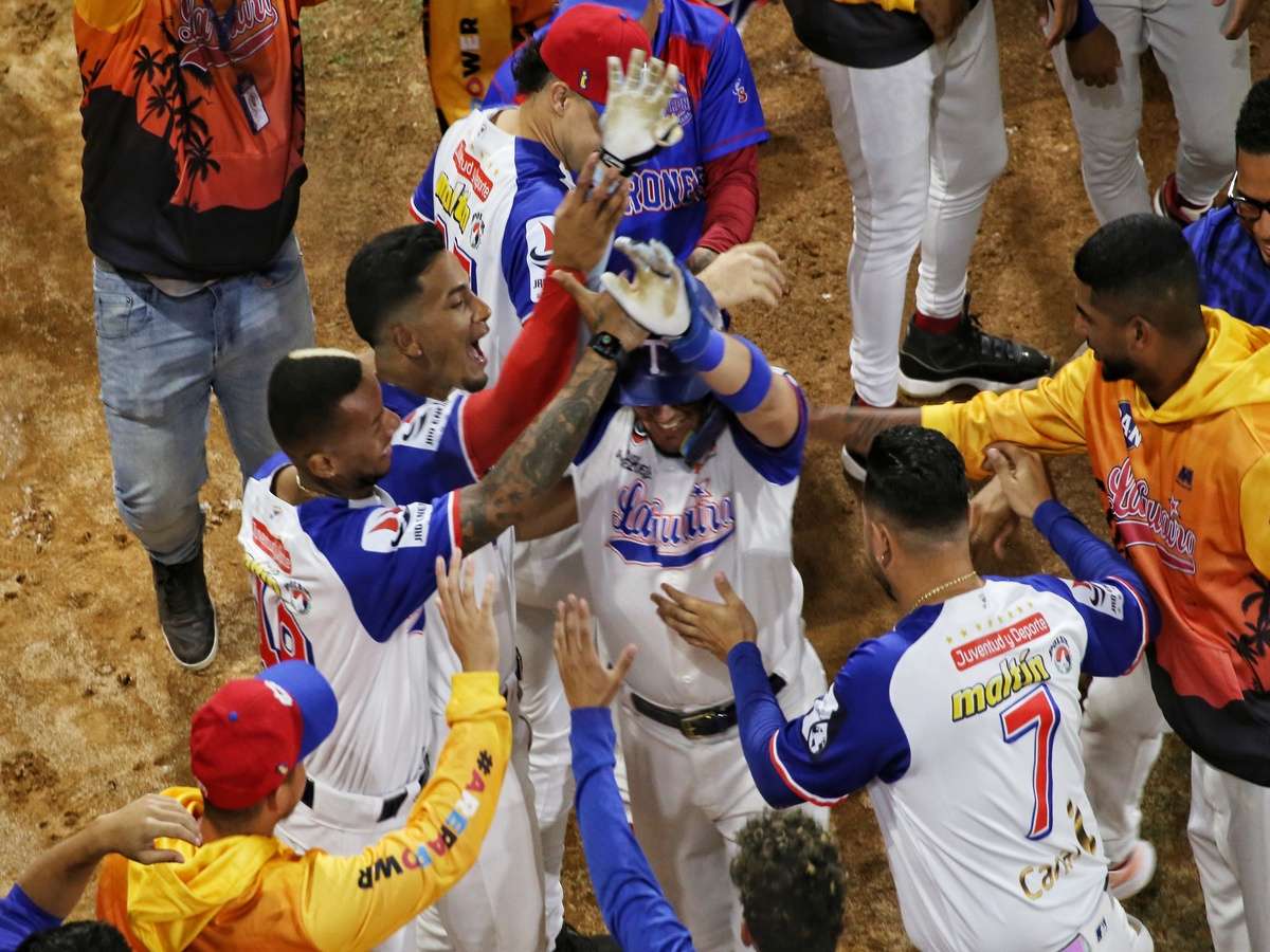 Tiburones fortalece su equipo de lanzadores para la Gran Final