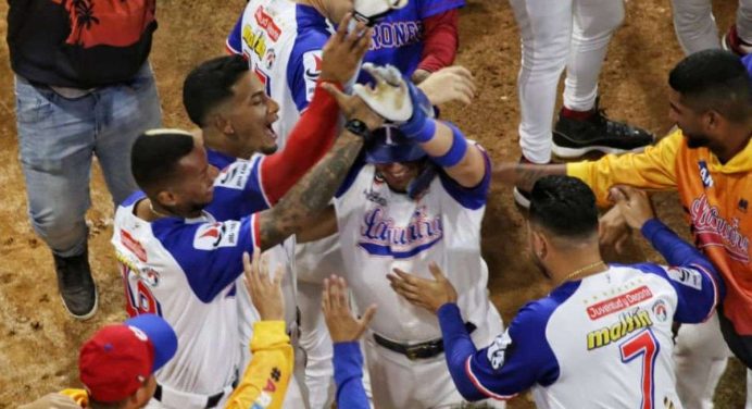 La Guaira aprovecha la marea a su favor