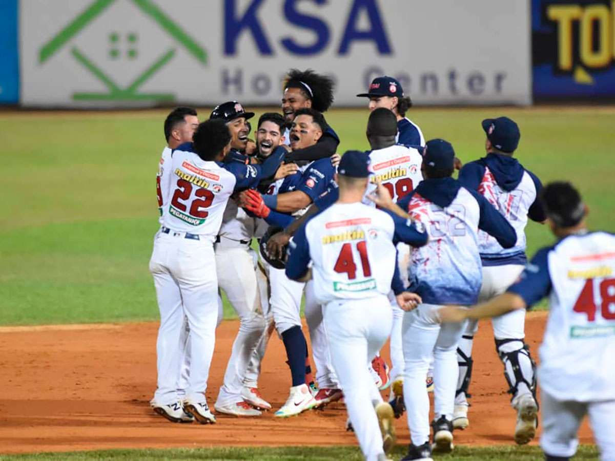 Meléndez se consagra como héroe mientras Tigres derrota a Cardenales en el último momento.