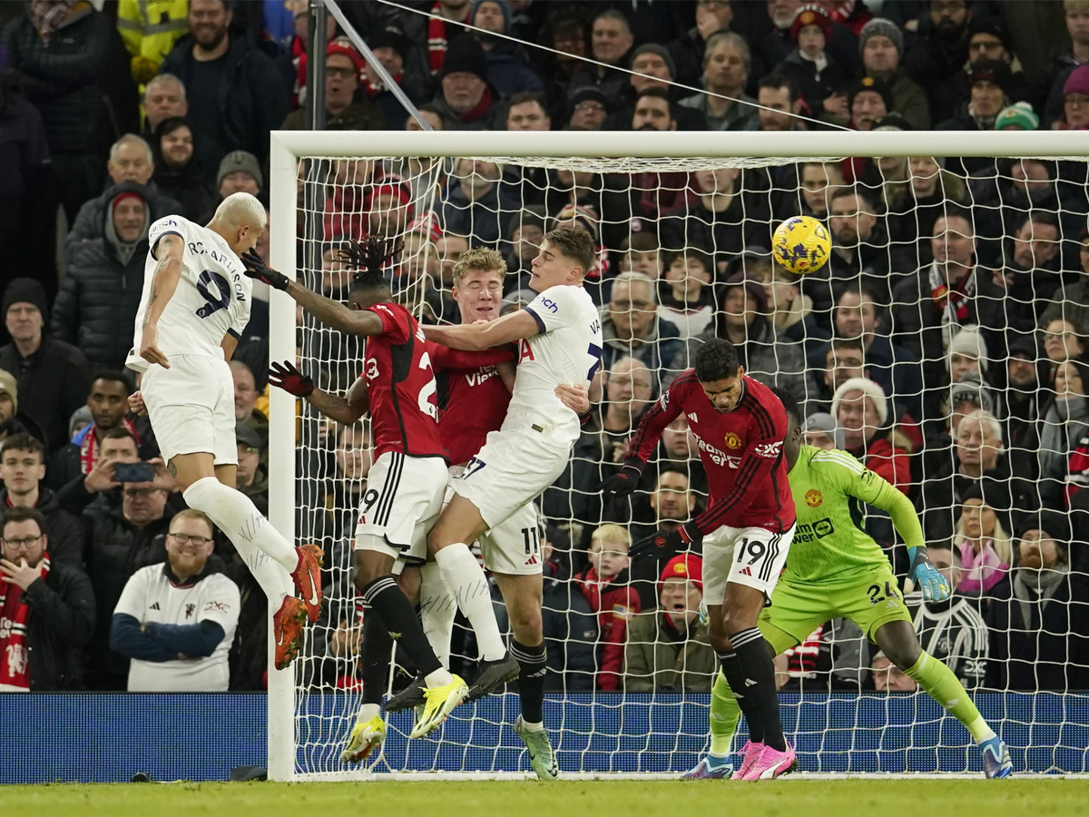 Tottenham y Manchester United empatan en un emocionante encuentro en Old Trafford