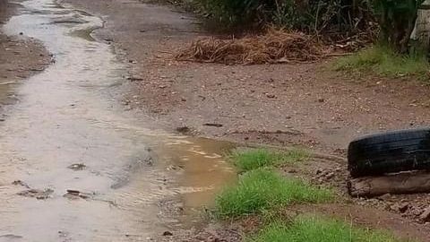 Vecinos en El Dátil claman por solución a crisis de aguas negras