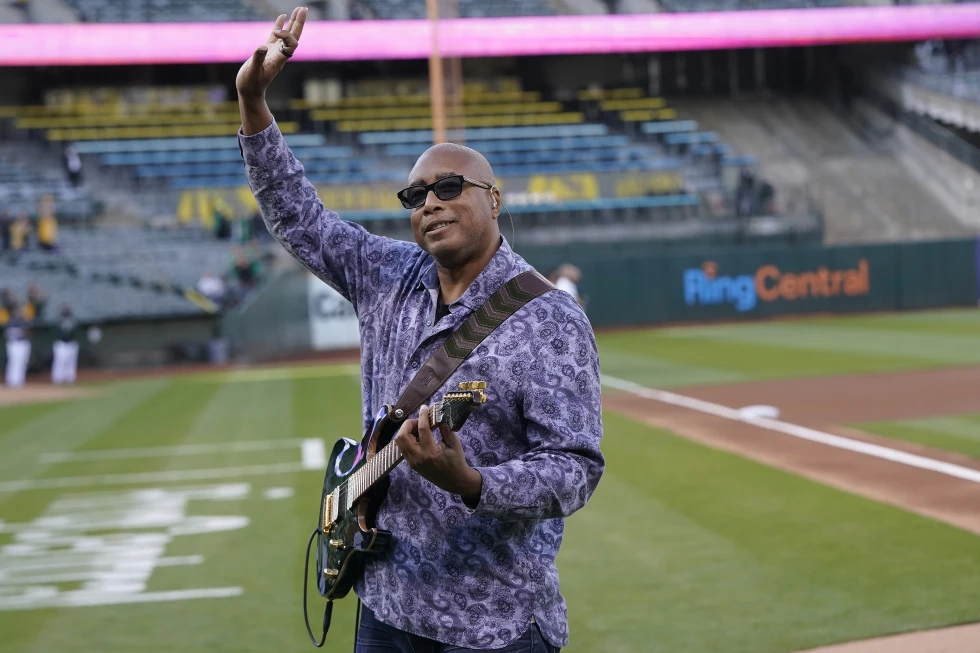 Bernie Williams se une a Gustavo Dudamel y la Filarmónica de Nueva York en un increíble concierto