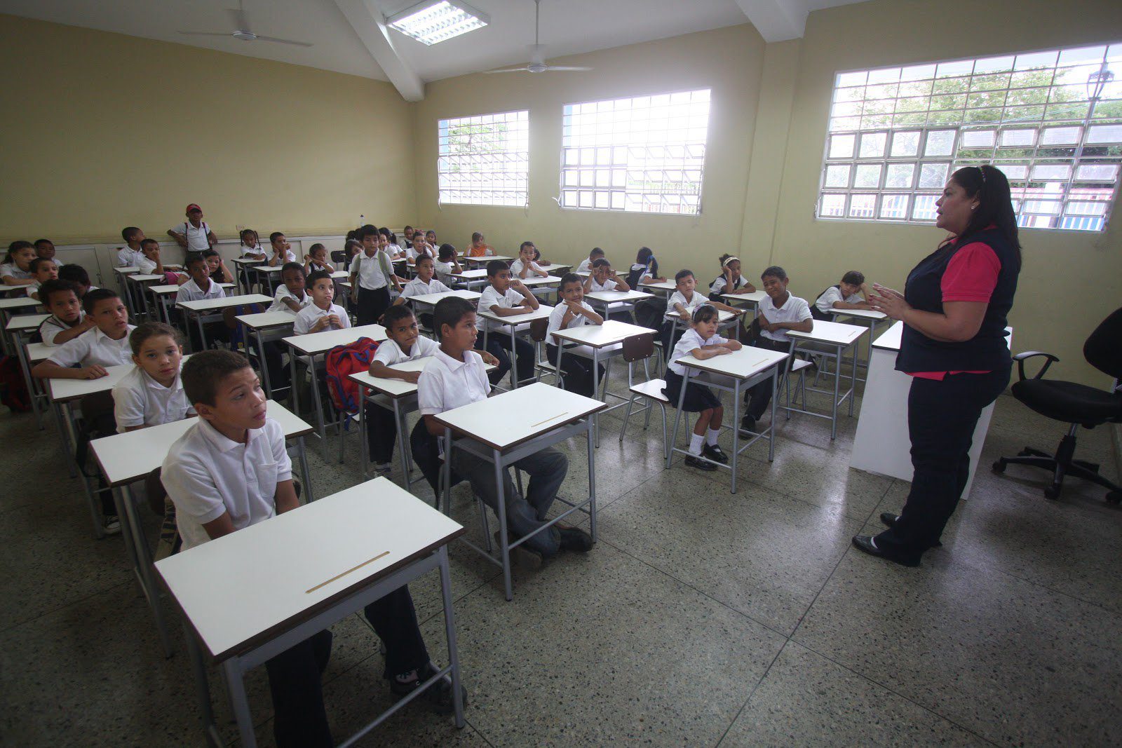 Descubre la tabla de salarios para los maestros de educación primaria en Venezuela