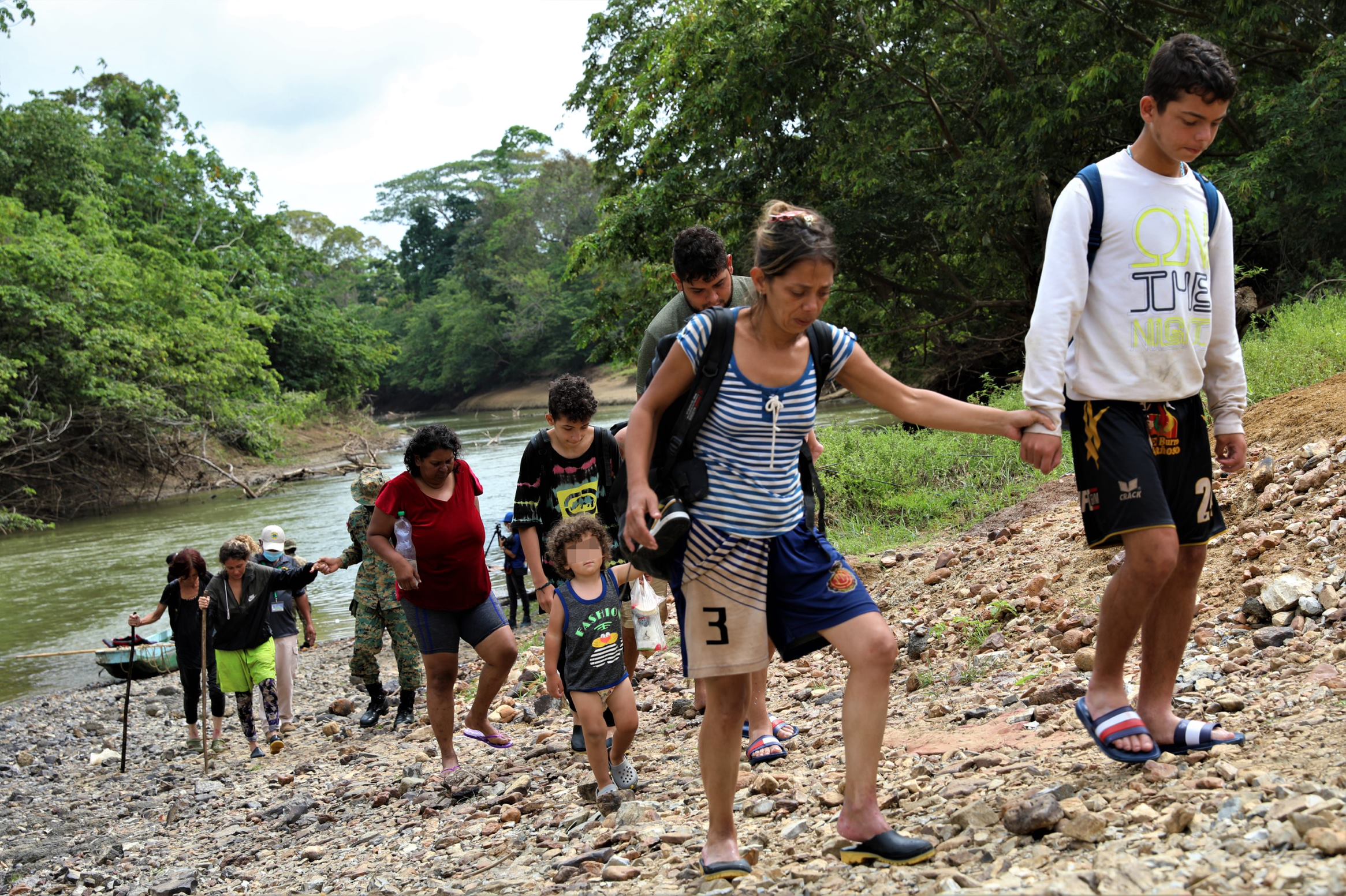 Aumento del flujo migratorio lleva a Panamá a fortalecer la vigilancia en la frontera con Colombia