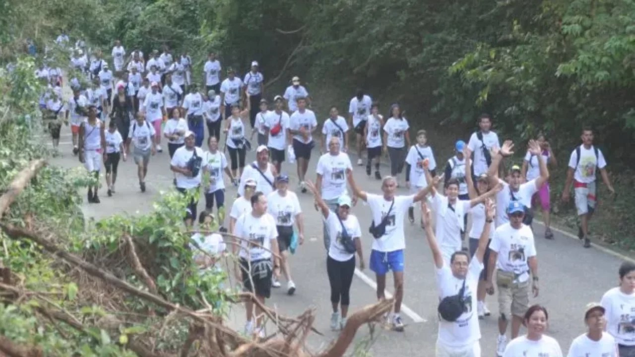 Devotos peregrinos se unen a la emblemática caminata de San Sebastián de los Reyes