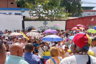 Docentes en Barinas exigen libertad de presidente de Fenatev