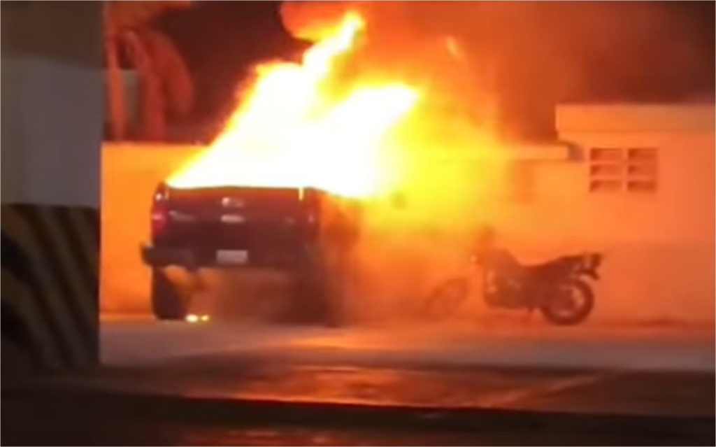 Margarita: Se incendió vehículo en estacionado de Res. Miramar +VIDEO