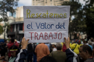 Trabajadores y jubilados: «Queremos elecciones y salarios dignos»