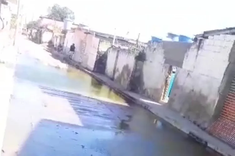 Vecinos de la Urbanización de Boca del Río exigen a Hidrocaribe la reparación de las aguas negras
