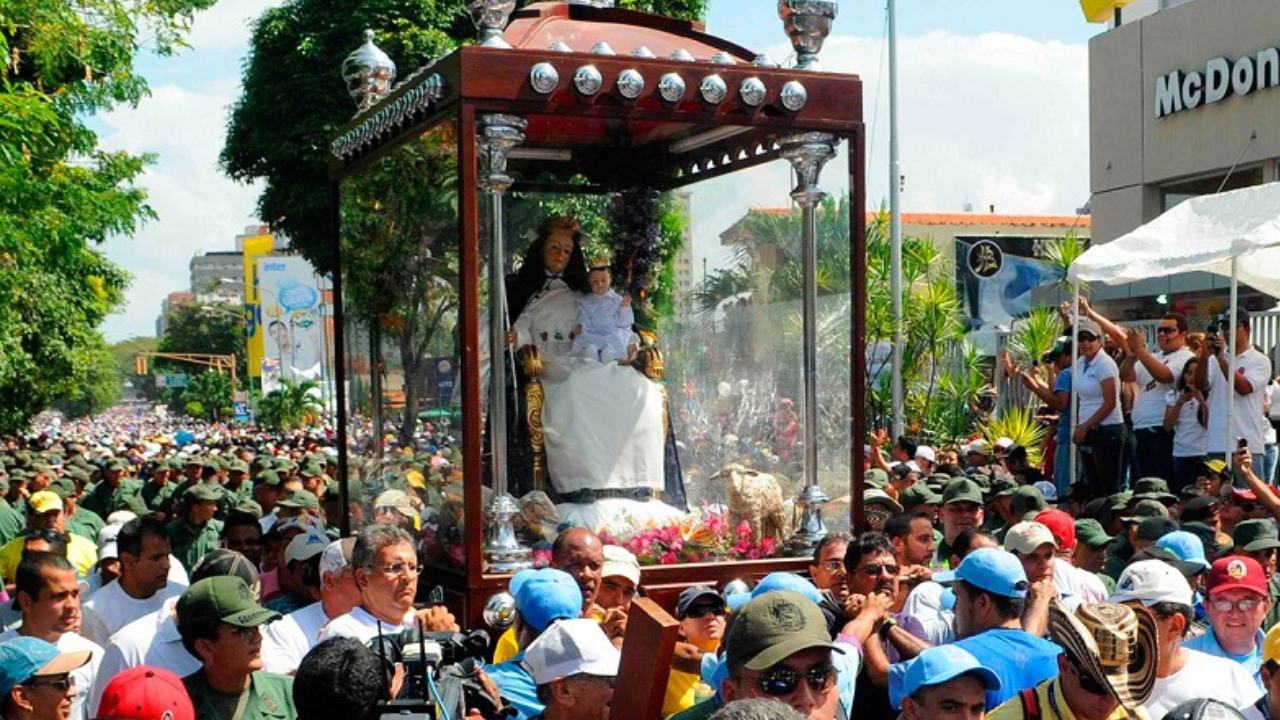 La procesión de la Divina Pastora congrega a 2,7 millones de personas