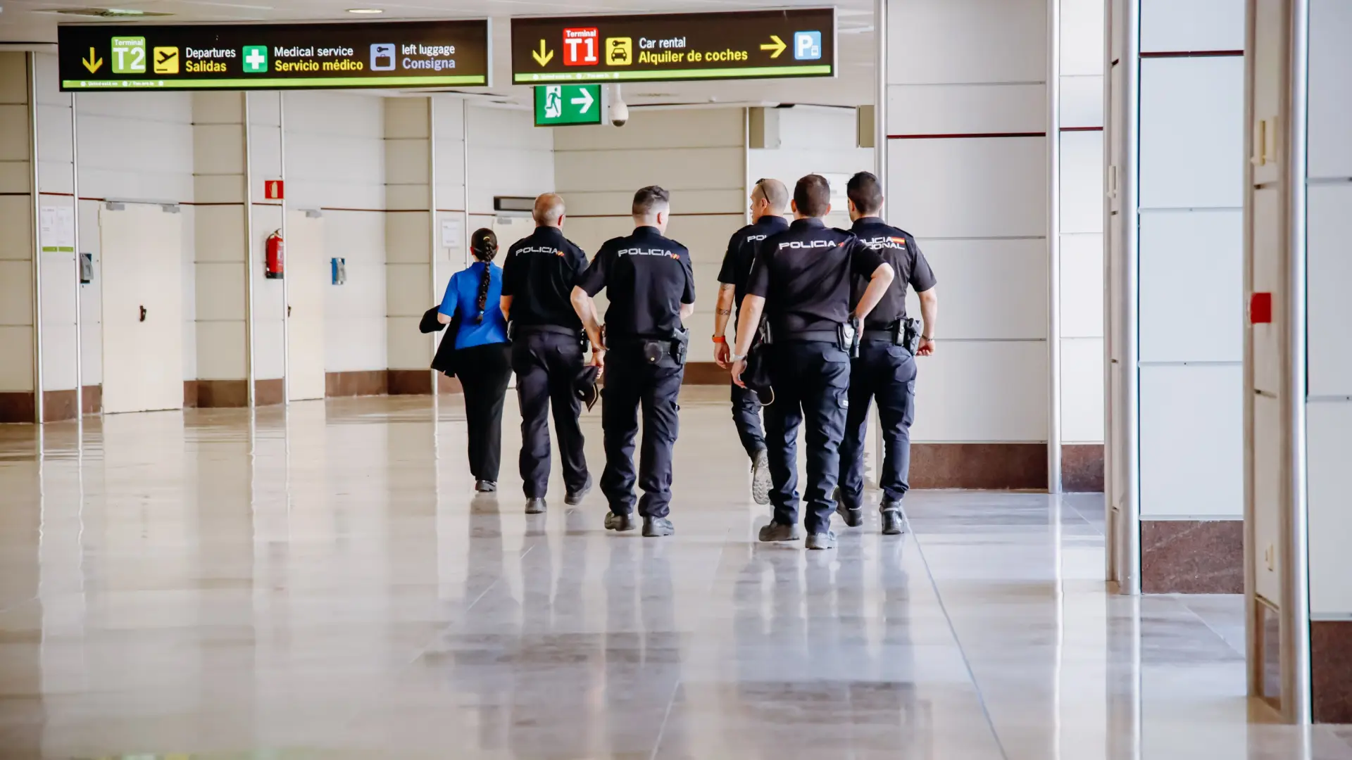 Tribunal frena traslado de migrantes desde aeropuerto de Madrid a Centro de Internamiento