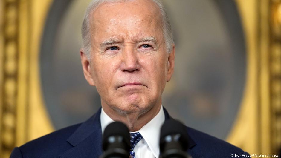 Biden anuncia 500 nuevas sanciones contra Rusia en vísperas del segundo aniversario de la invasión rusa a Ucrania