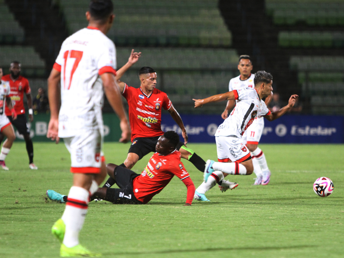 Caracas pierde su condición de invicto tras el gol de Richard Blanco