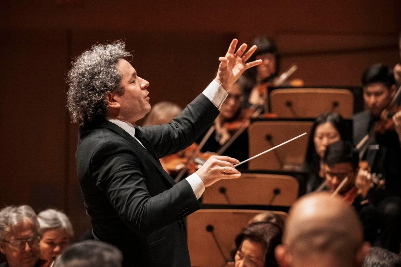 Gustavo Dudamel triunfa en los Grammy al ganar el premio a la mejor actuación de una orquesta por “Adès: Dante”