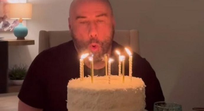En su cumpleaños número 70, el actor John Travolta revela la enfermedad que le arrebató a tres mujeres importantes de su vida