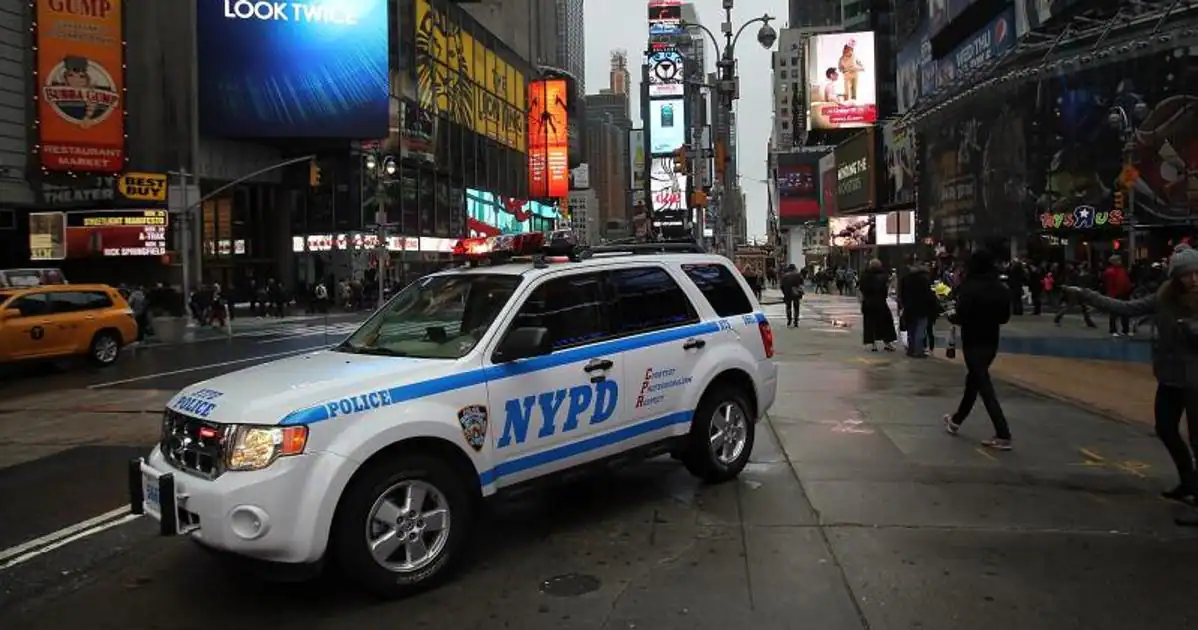 Adolescente latino acusado de intento de asesinato tras tiroteo en Times Square