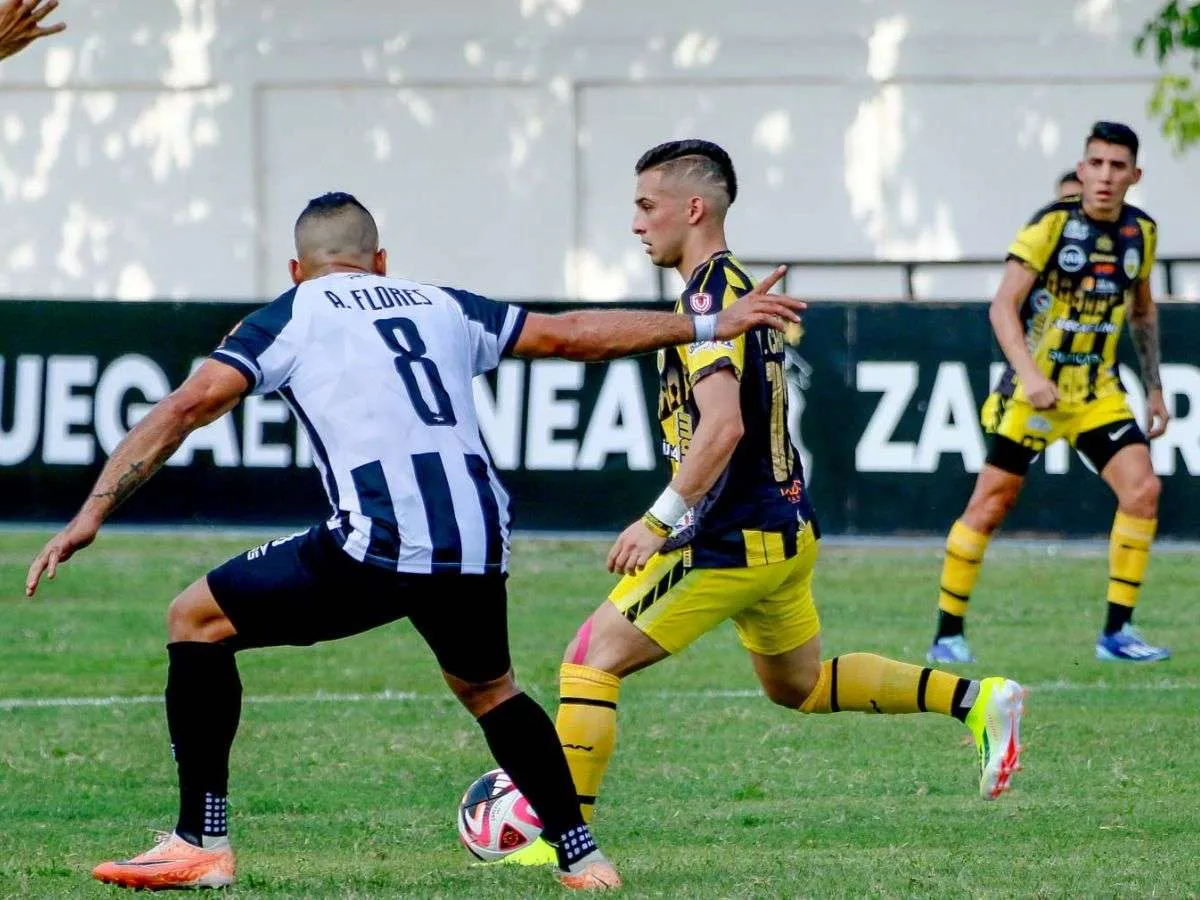 Táchira y Zamora empatan sin goles en un partido sin incidentes