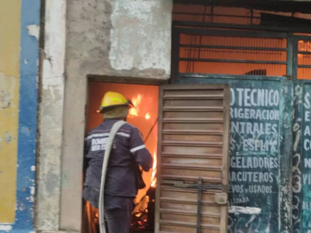 Margarita: Reportan incendio en taller de refrigeración de Mariño +Fotos