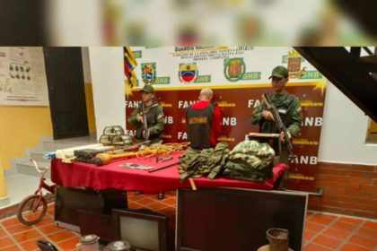 Efectivos de la GNB lograron capturar a un individuo en posesión de objetos robados, armas de fuego y réplicas en Santa Ana en Gomez.