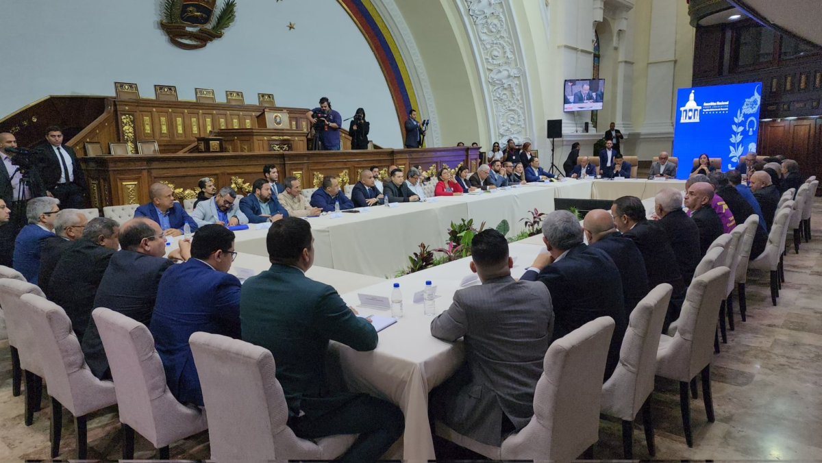 Amplían duración de reuniones para acordar fecha de las elecciones presidenciales