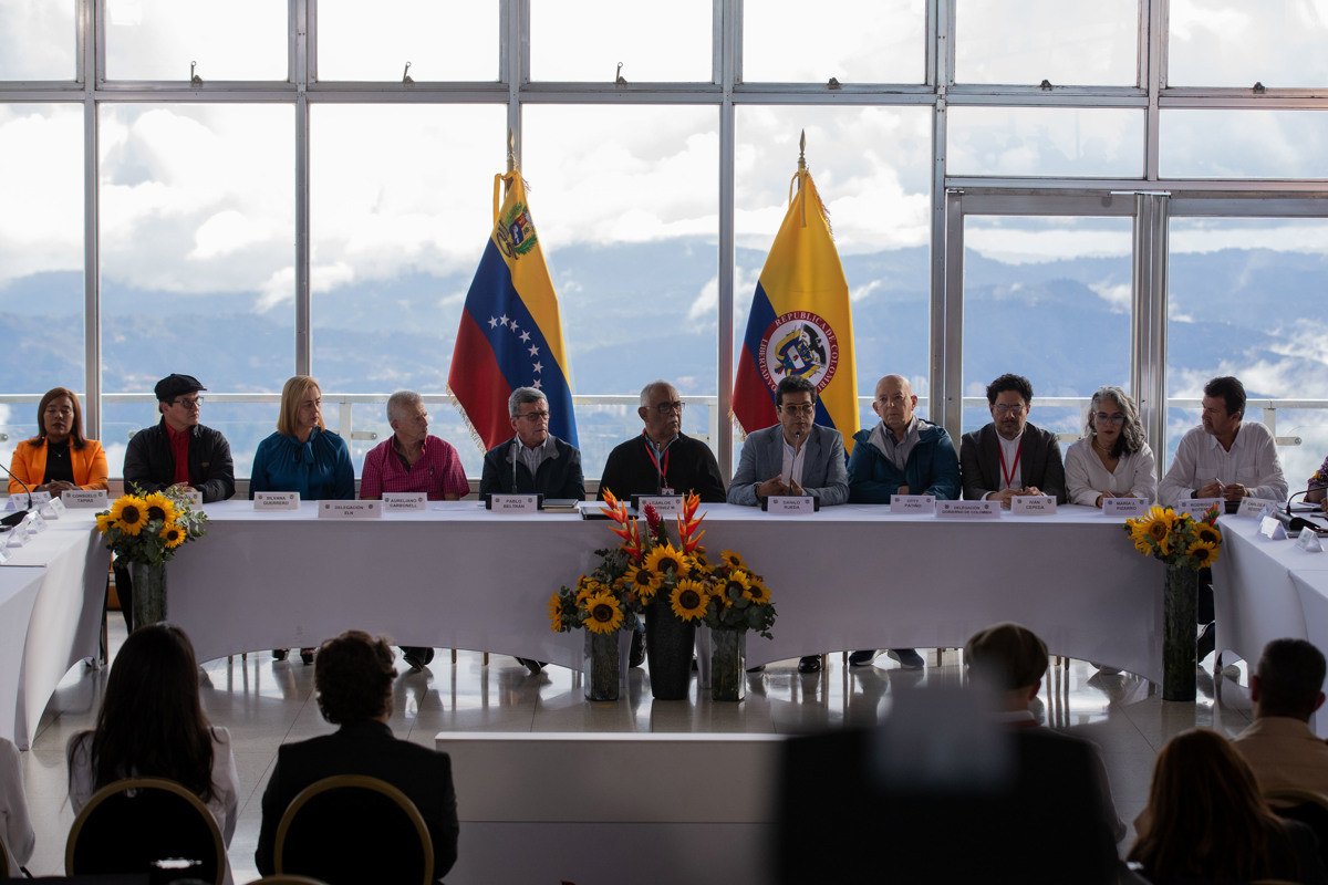 El ELN y el Gobierno reanudan el diálogo y anuncian nuevo ciclo en Venezuela a partir del 8 de abril