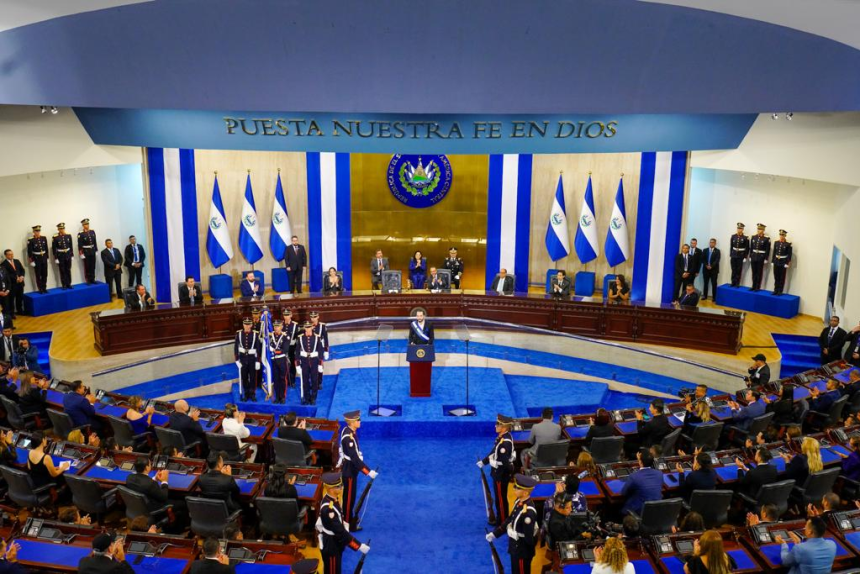Durante la jornada del 4 de febrero, la oposición denunció algunas irregularidades en el proceso de recuento de votos que consideran que favorecieron al partido de gobierno.