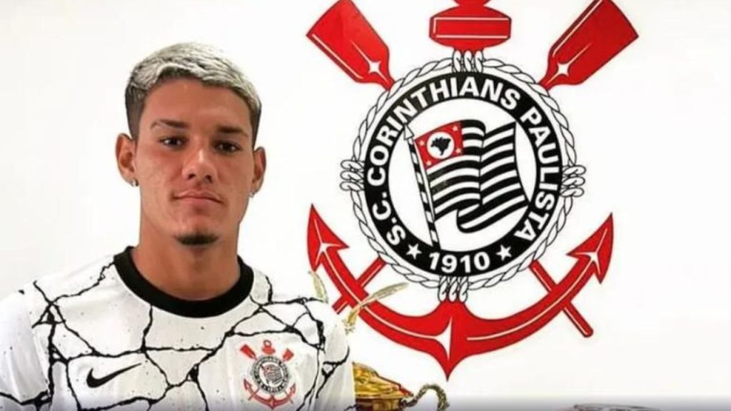 El Corinthians, en un comunicado, dijo haber sido informada sobre lo ocurrido y que espera el resultado de las investigaciones, y agregó que está a disposición para colaborar con las autoridades y ofrecer apoyo a su jugador y a la familia de la joven muerta. 