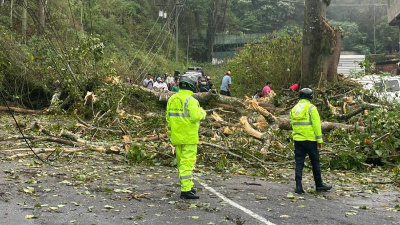 Continúan las fuertes lluvias afectando múltiples estados del país