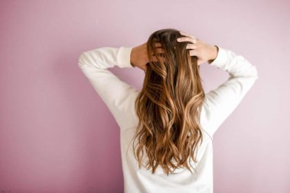 Sigue estos consejos de belleza que te harán lucir un cabello más nuevo e hidratado