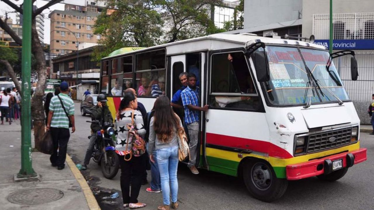 Transportistas buscan aumentar el costo del pasaje en transporte urbano