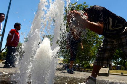 De acuerdo con la fuente, la cifra se alcanzó a las 16.07 horas local (13,07 GMT) en una estación de la comuna de Quinta Normal, un barrio popular del centro de la capital.