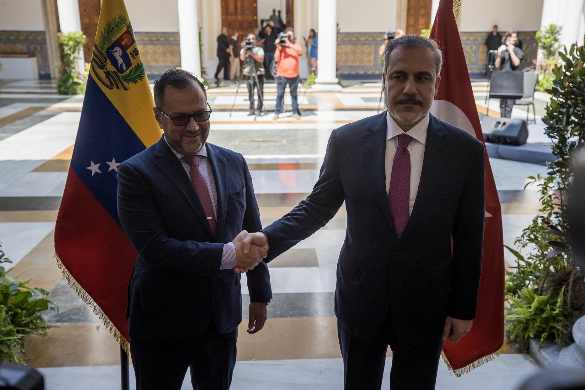 Venezuela y Turquía buscan aumentar el comercio bilateral a 3.000 millones de dólares