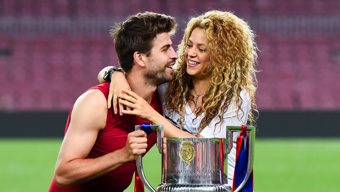 Shakira revela que priorizó su relación amorosa sobre su carrera musical.