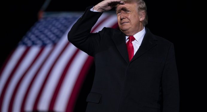 Trump sugiere la posibilidad de expulsar al príncipe Enrique de Estados Unidos