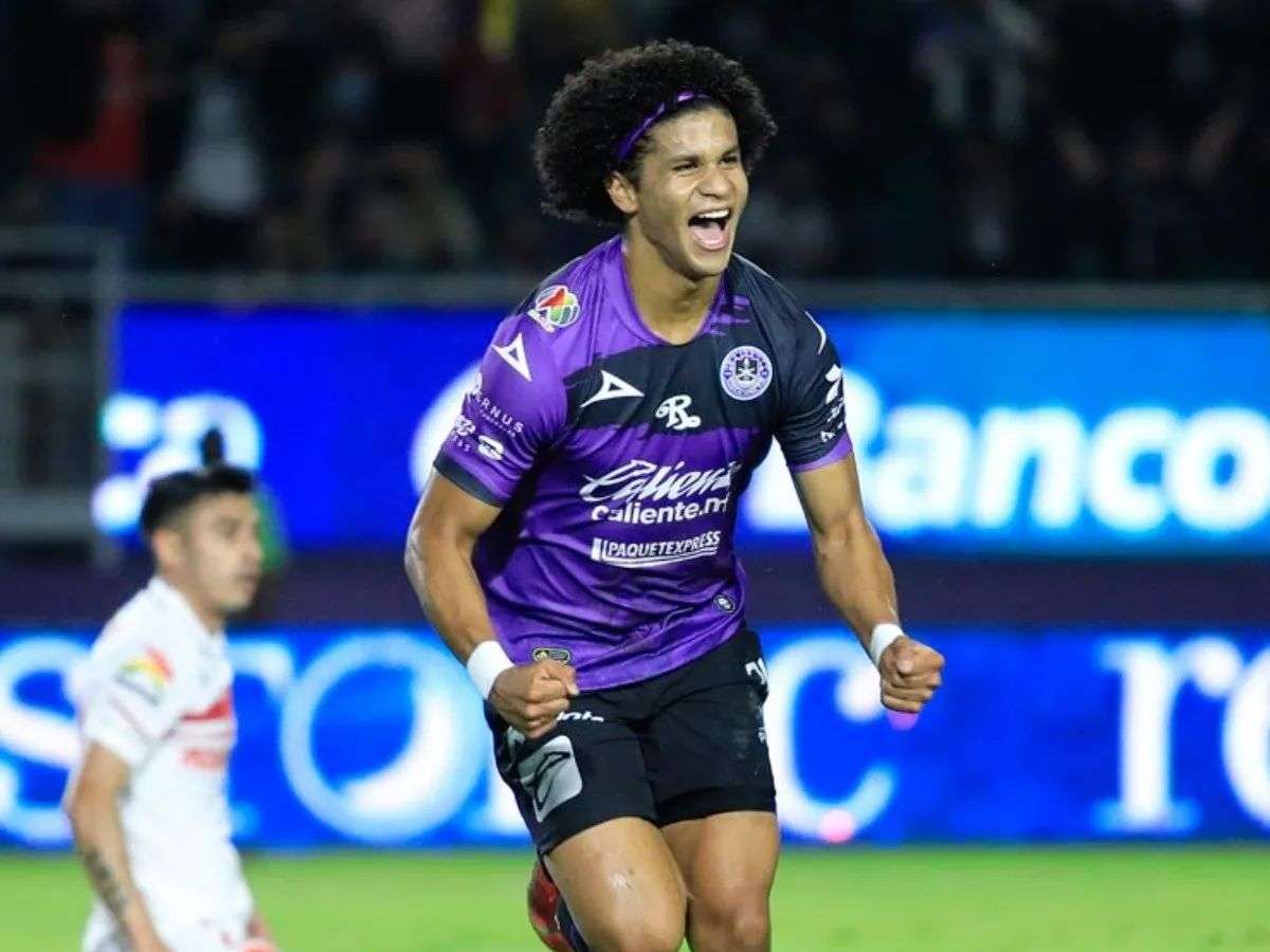 Eduard Bello anota su primer gol del 2024.