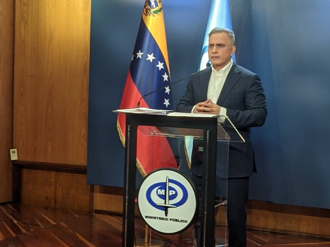 Saab revela detalles sobre la detención de dos hombres armados durante la inscripción de candidatura de Maduro.