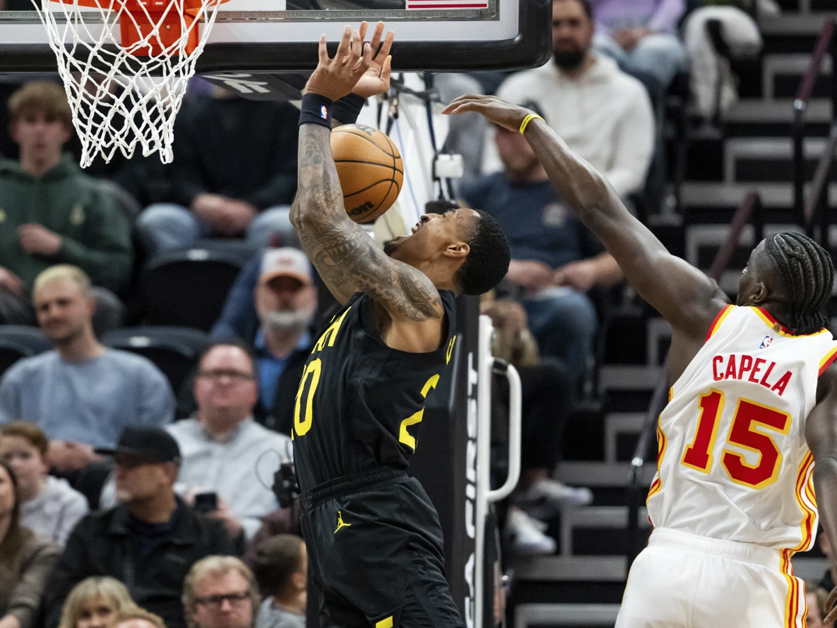 Jazz vencen a Hawks por una canasta de ventaja