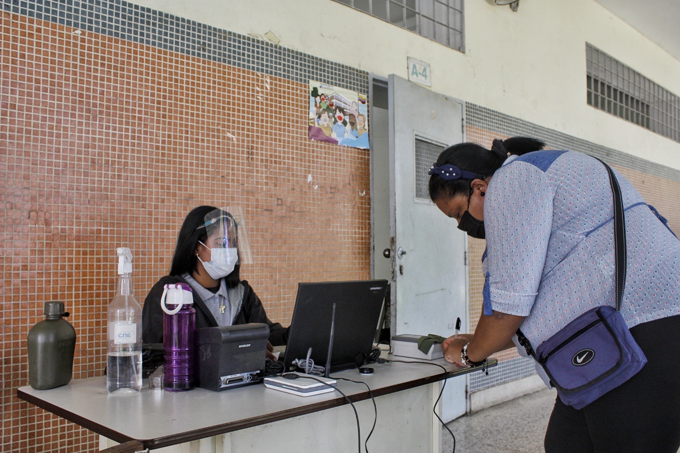 Venezolanos en el extranjero enfrentan incertidumbre por el inicio del operativo de Registro Electoral