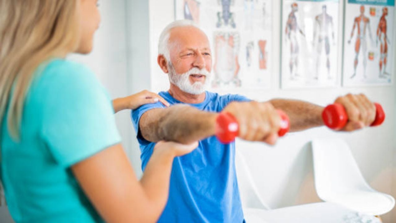 Conoce los hábitos diarios para prevenir la osteoporosis después de los 50 años