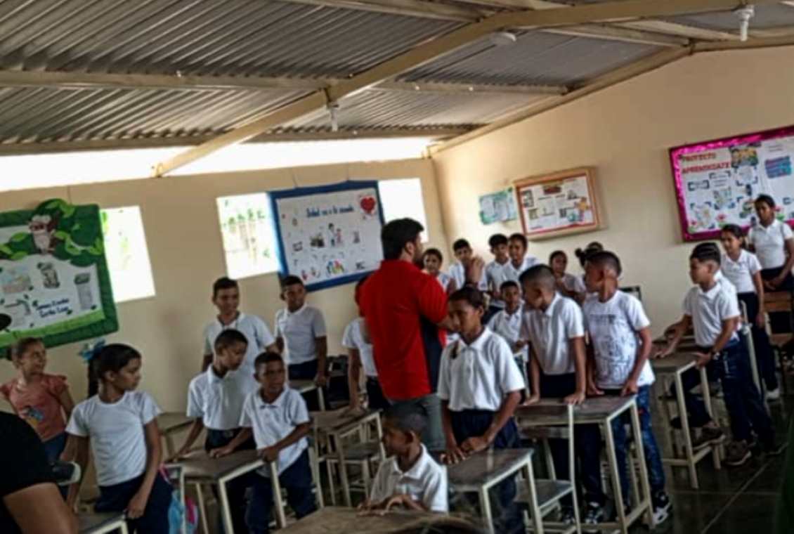 El Gobierno hace entrega de una nueva escuela