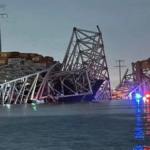 La Autoridad de Transporte del estado de Maryland informó, además, que las rutas de navegación fueron cerradas en ambas direcciones debido al "incidente" en el puente y que el tráfico estaba siendo desviado. 