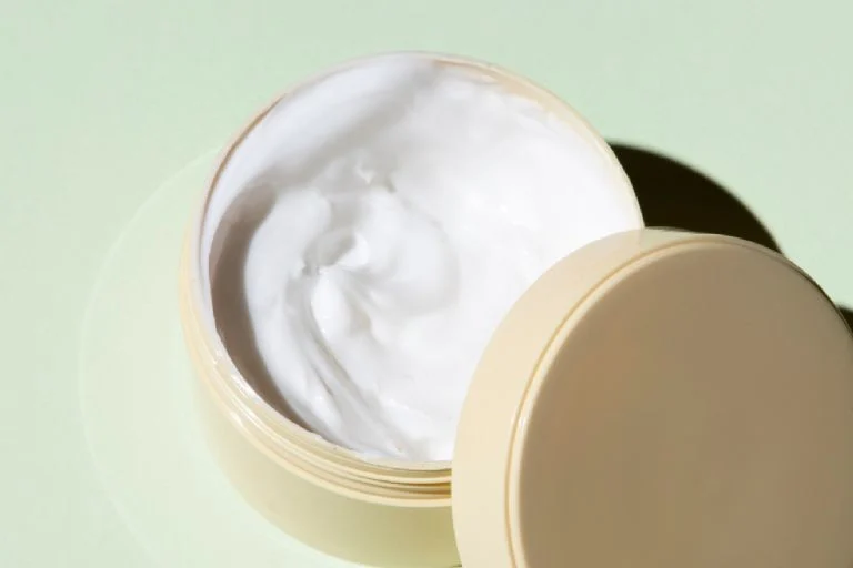 ¡Adiós vello facial! Crema depilatoria casera con 2 ingredientes