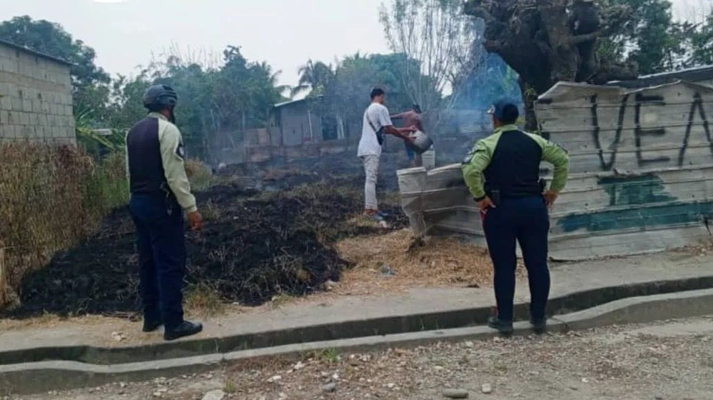 Dos mujeres quedaron detenidas luego que sus hijos, dos niños de nueve y 10 años de edad, provocaran un incendio en Santa Bárbara del Zulia, Sur del Lago de Maracaibo.