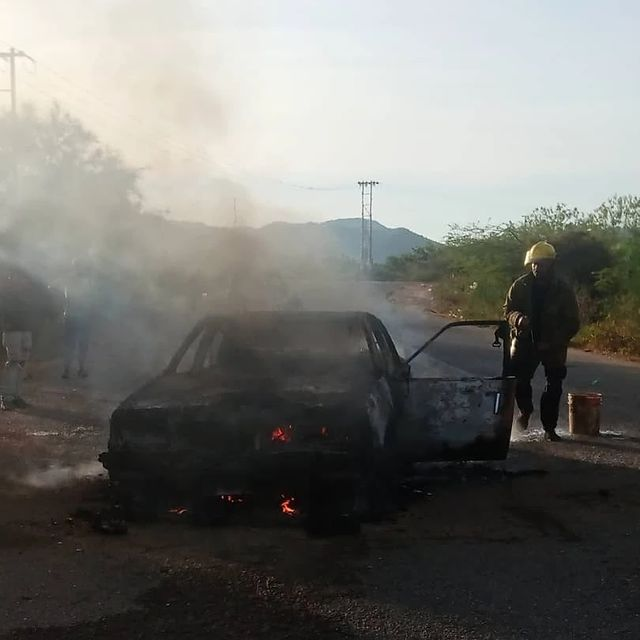 Margarita: Incendio consumió vehículo totalmente en Altagracia