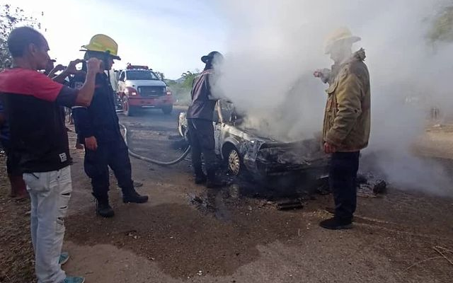 Margarita: Incendio consumió vehículo totalmente en Altagracia