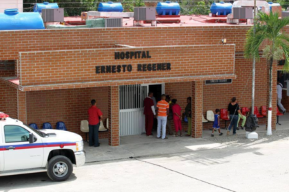 Esta menor de edad fue atendida en el Hospital Dr. Ernesto Regener, ubicado en Río Chico, estado Miranda, con una fuerte hemorragia vaginal, el 27 de febrero. Dos días después, falleció.