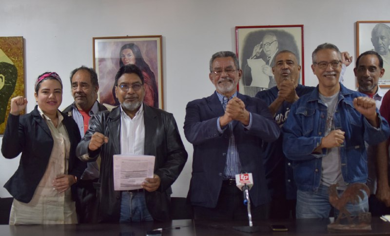 Manuel Isidro Molina denuncia que no ha podido inscribir su candidatura con el apoyo del PCV